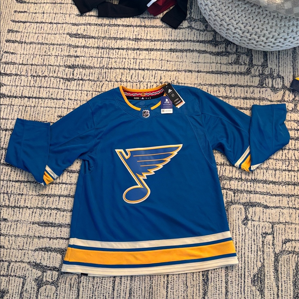 Adidas st. Louis Blues NHL Jersey Brand new